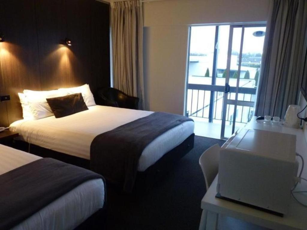 The Riccarton Hotel Christchurch Buitenkant foto
