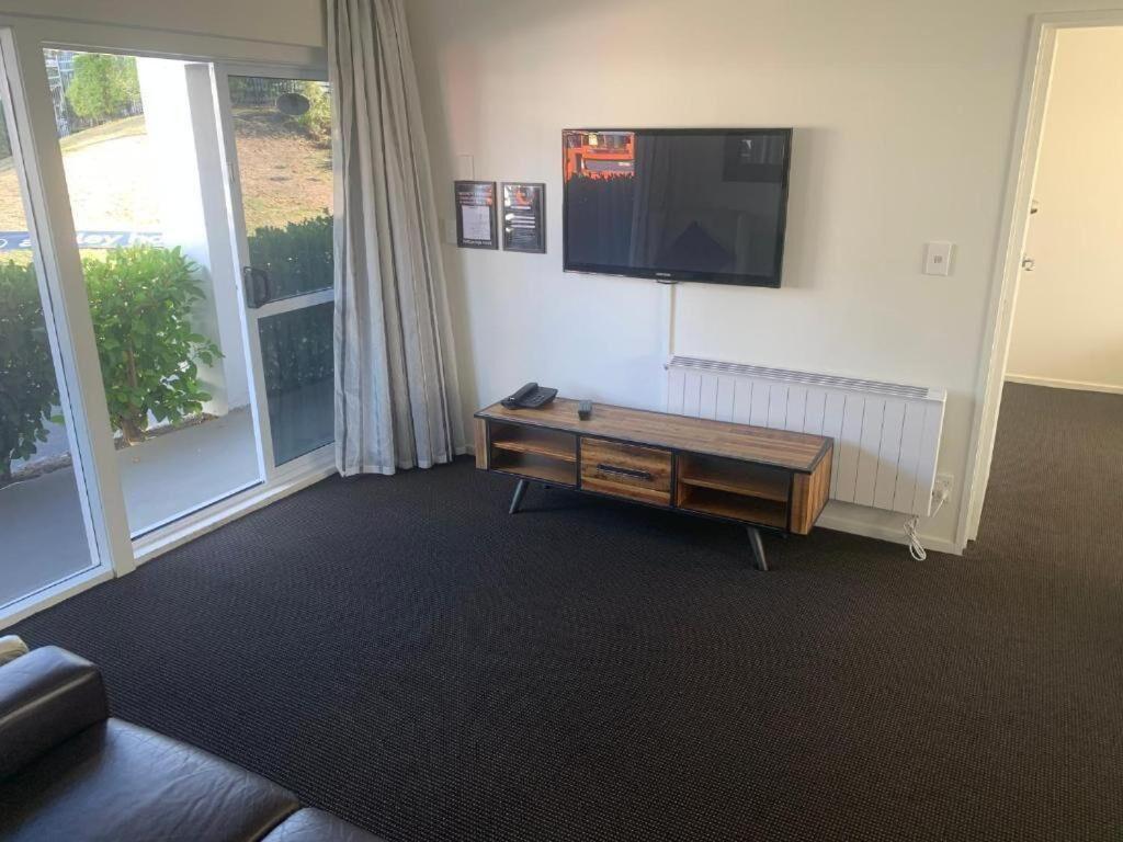 The Riccarton Hotel Christchurch Buitenkant foto
