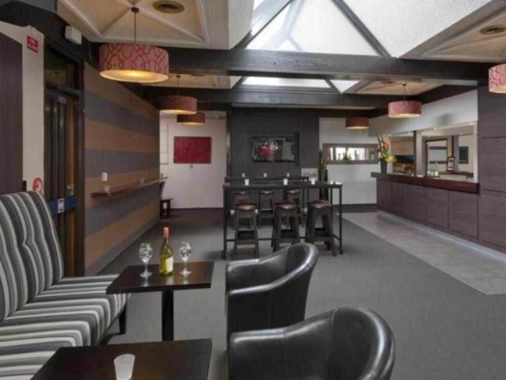 The Riccarton Hotel Christchurch Buitenkant foto