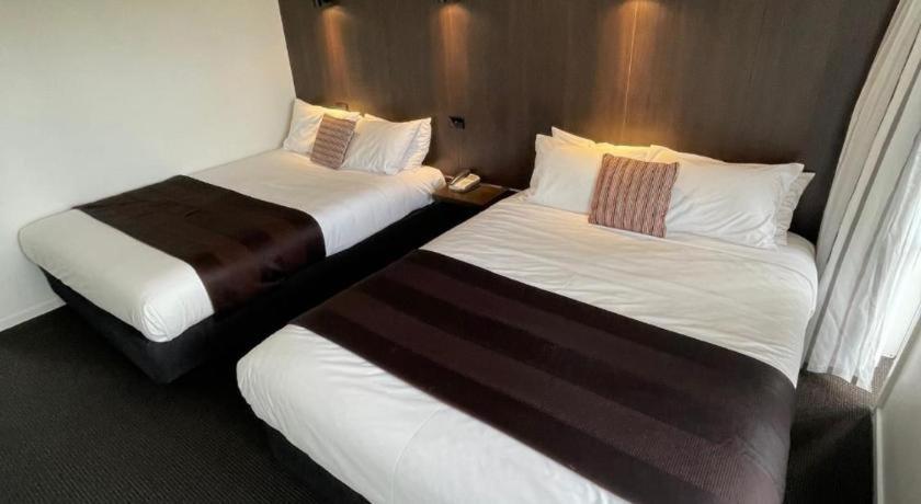 The Riccarton Hotel Christchurch Buitenkant foto
